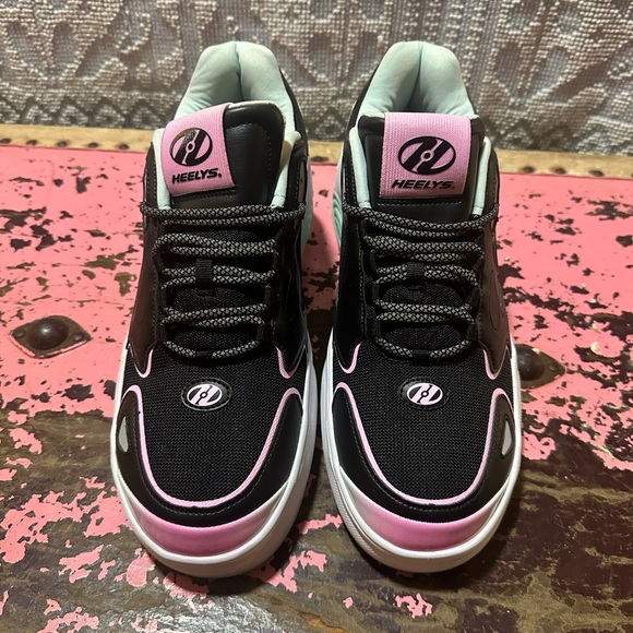 Heelys Women's Black and Pink Sneakers Sz 11 - Picture 2 of 8